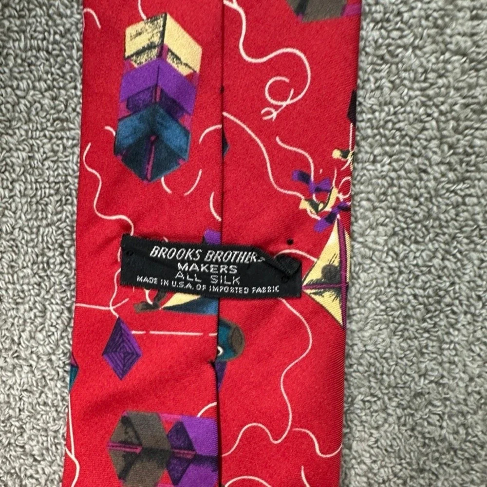 Brooks Brothers Makers Silk Tie Red Geometric Kite Abstract Pattern Mens USA